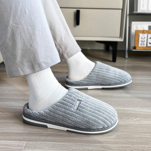 Warme Hausschuhe mit Plüschfutter | Rutschfeste Winter-Slipper | Bequeme Pantoffeln für Zuhause