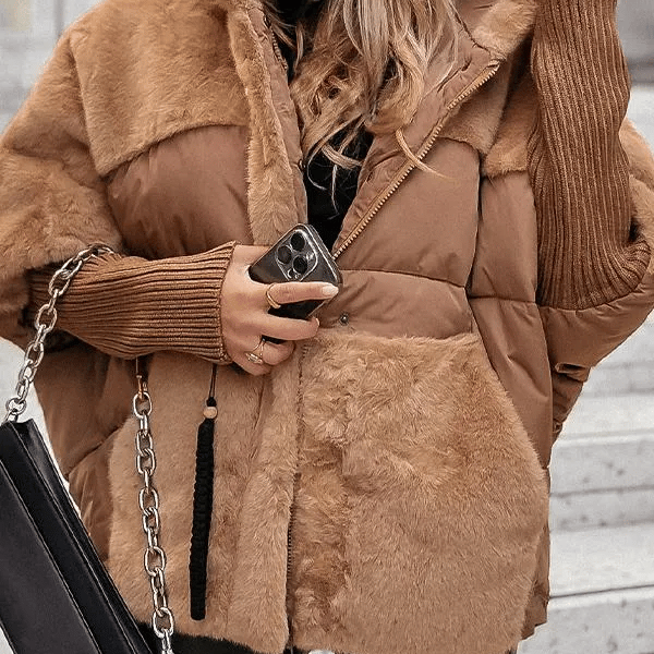 Damen Winterjacke | Gefütterte Steppjacke mit Fell-Details | Lockerer Schnitt & Warmes Innenfutter
