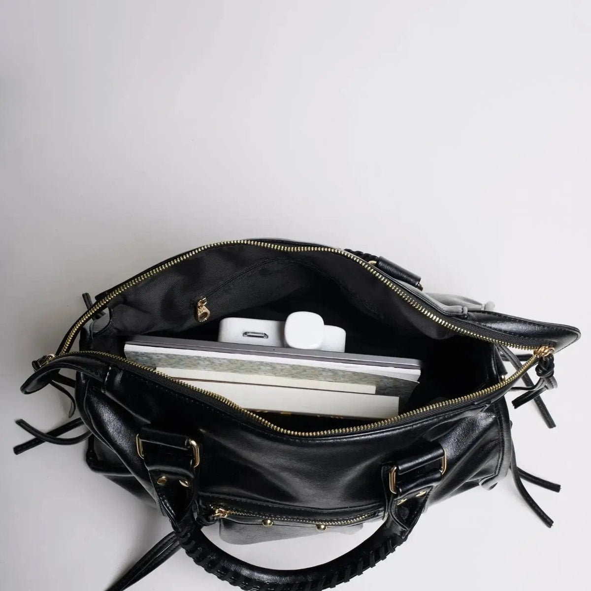 TaschenEleganz™ Stilvolle Damenhandtasche aus veganem Leder