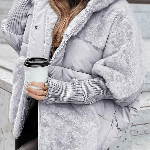 Damen Winterjacke | Gefütterte Steppjacke mit Fell-Details | Lockerer Schnitt & Warmes Innenfutter