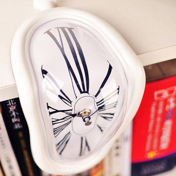 TimeMelt™ - Persistenz der Erinnerung - Abstrakte schmelzende Uhr