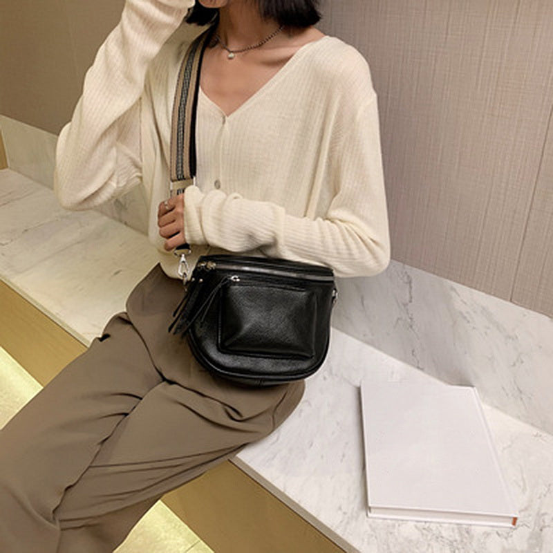 Damen Crossbody-Tasche aus Kunstleder | Kompakte Schultertasche mit Fächern für unterwegs