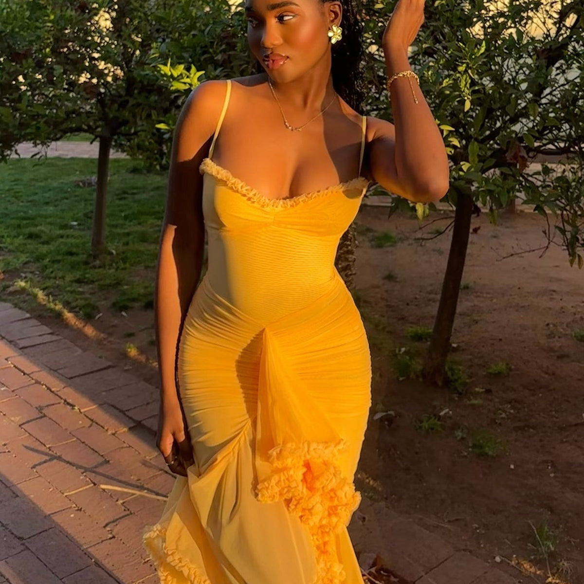 Anabella | Spaghetti-Träger Rüschen Maxikleid
