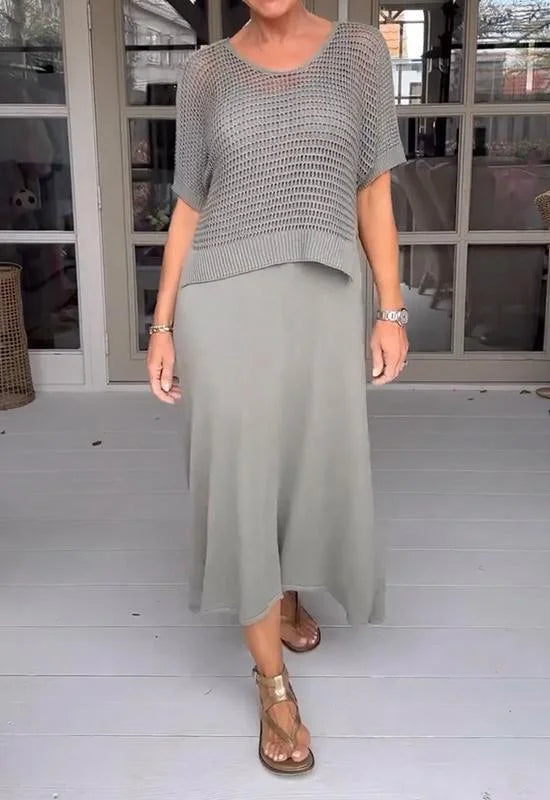 UrbanMuse™ – Das trendige Set aus Hosenträgerkleid & Lochbluse